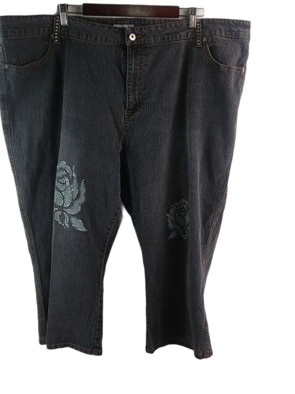 Jamie Nicole 30W Roses Black Capri Jeans Plus